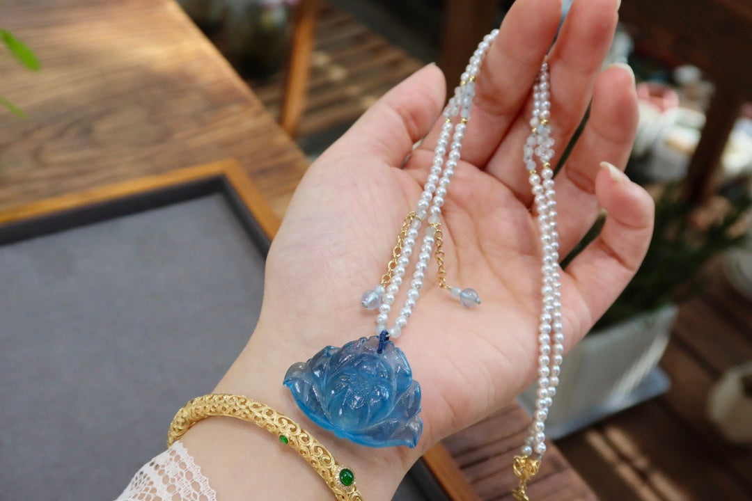 A2421 Beautiful Aquamarine Carved Lotus Flower Pendant w Hand Woven Pearl Beads Necklace