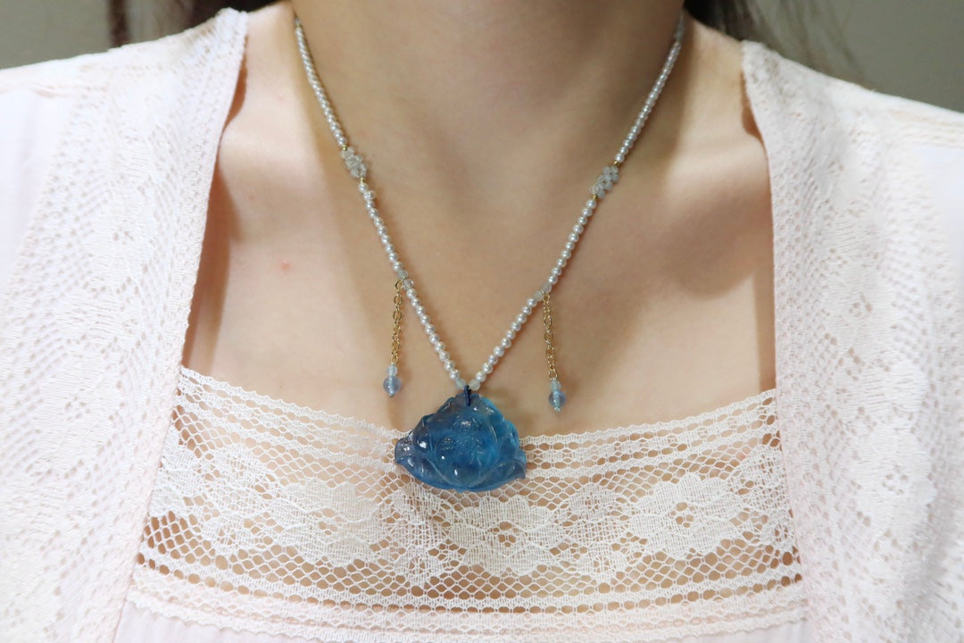 A2421 Beautiful Aquamarine Carved Lotus Flower Pendant w Hand Woven Pearl Beads Necklace