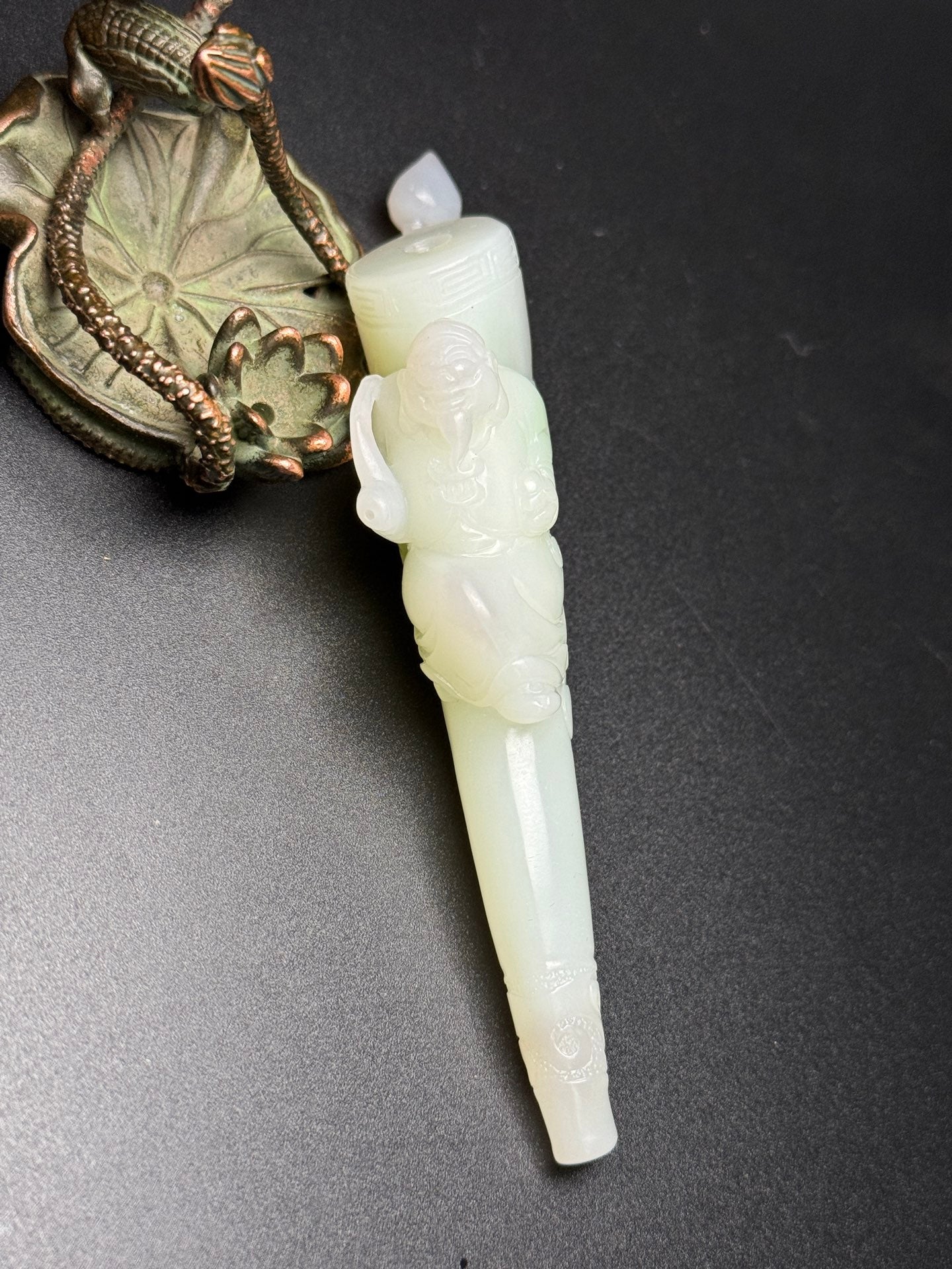 A0707 Chinese Hetian Jade Carved Figure Cigarette Holder