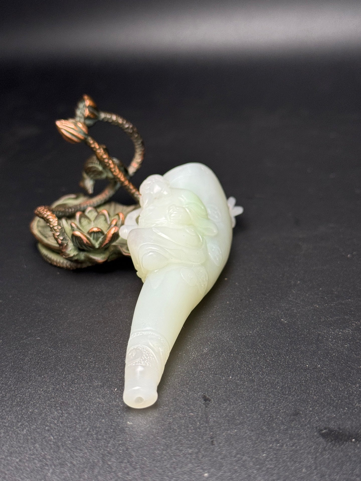 A0707 Chinese Hetian Jade Carved Figure Cigarette Holder