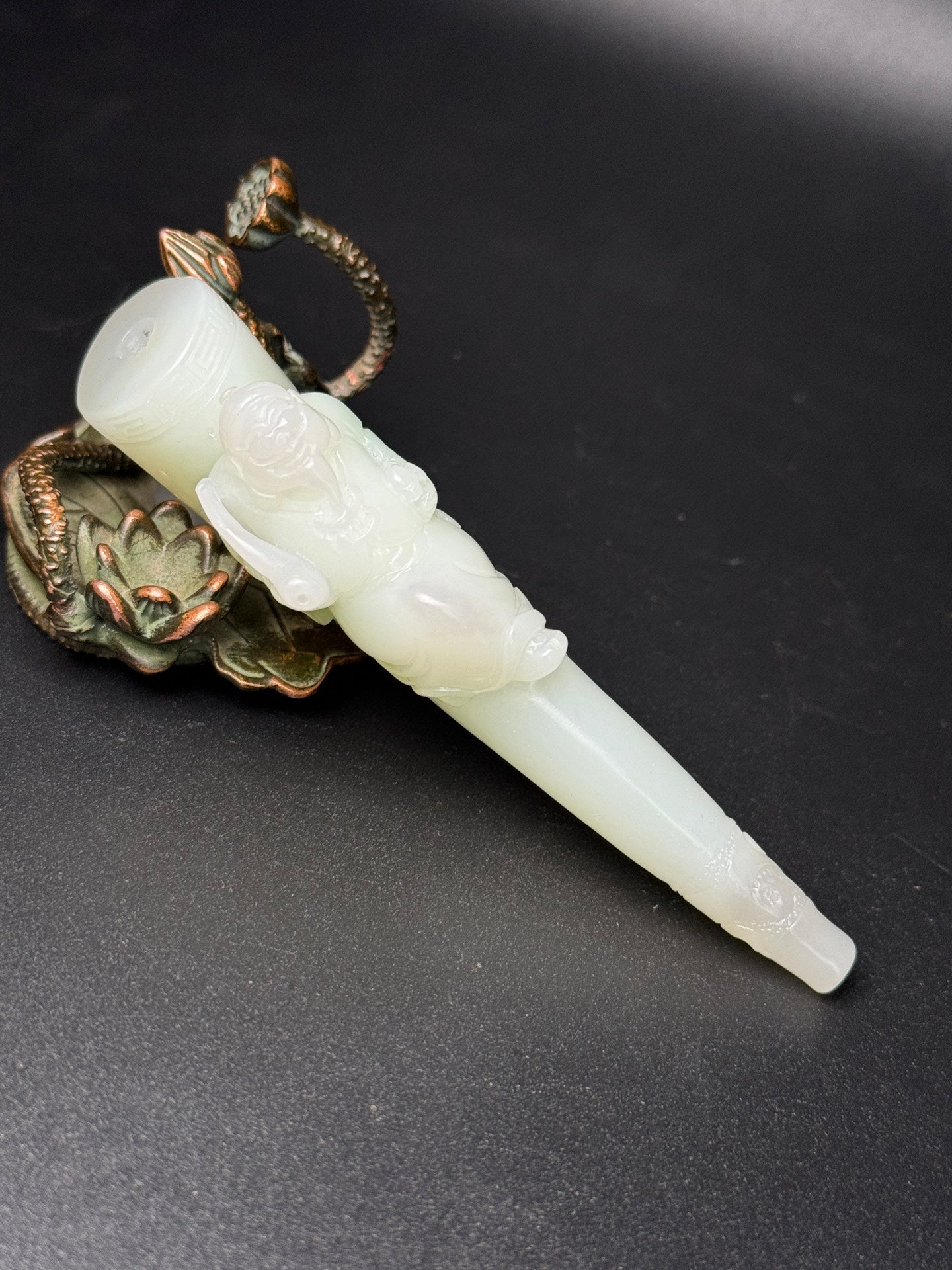 A0707 Chinese Hetian Jade Carved Figure Cigarette Holder